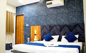 Hotel Mahalok Palace